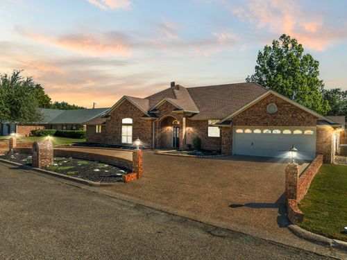 906 Greenleaf Dr, Mexia, TX, 76667-3835 | Card Image