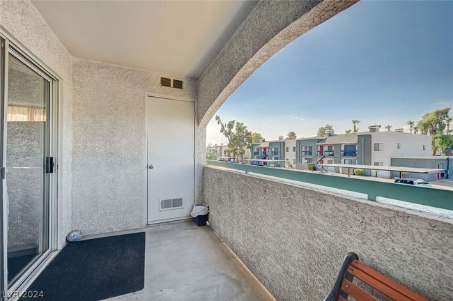 Balcony | Image 8