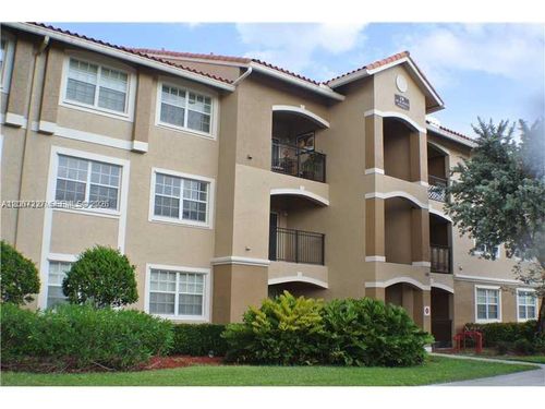 8205-131 Sw 117th Ave, Pembroke Pines, FL, 33025-4915 | Card Image