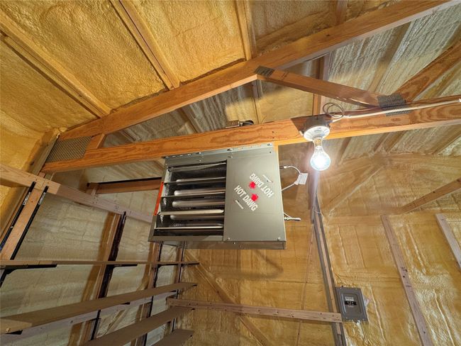 Insulated and heated garage/shop | Image 10