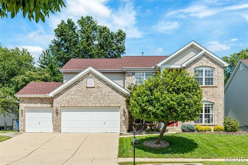 365 Remington Way Dr, Ballwin, MO, 63021-6379 | Card Image