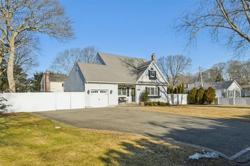 106 Bayview Ave, E Patchogue, NY, 11772-7911 | Card Image