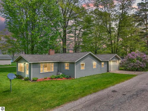 1849 S Golden Rod Ave, Lake City, MI, 49651-9062 | Card Image