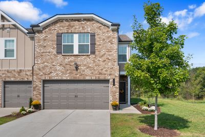 1009 Mc Kee Ct, Townhouse with 3 bedrooms, 2 bathrooms and 2 parking in Columbia TN | Image 1