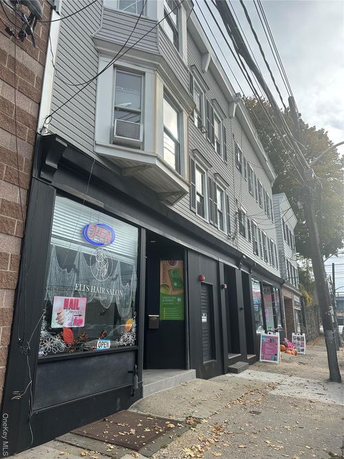 137 Willett Ave, Port Chester, NY, 10573-4238 | Card Image