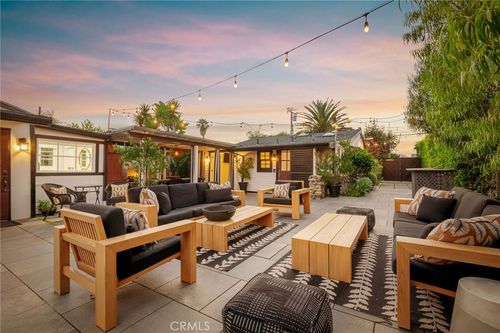 469 Oak St, Laguna Beach, CA, 92651-2916 | Card Image