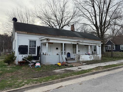 600 N 7th St, Louisiana, MO, 63353-1413 | Card Image