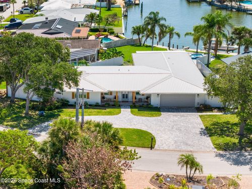 427 Brightwaters Dr, Cocoa Beach, FL, 32931-3837 | Card Image