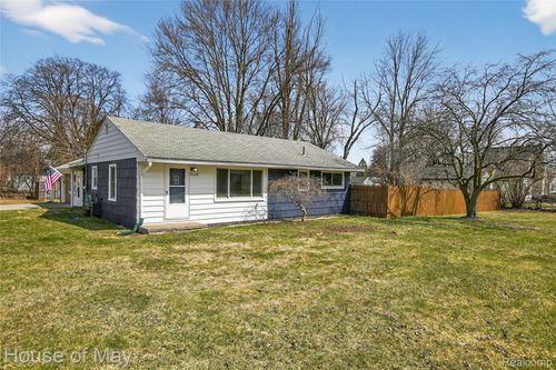 2648 Corey St, Waterford, MI, 48328-2722 | Card Image