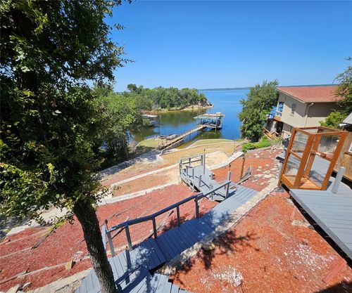 411 N Lake Shore Cir, Bridgeport, TX, 76426-4467 | Card Image