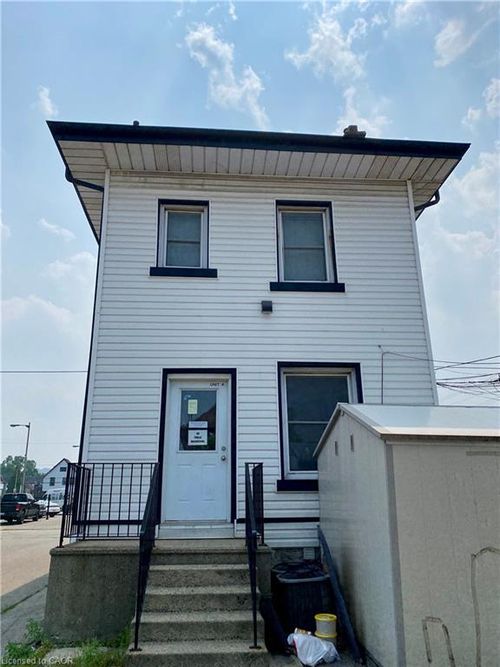 3 Britannia Ave, Hamilton, ON, L8H1W3 | Card Image