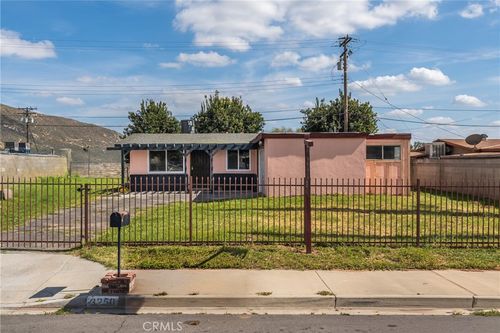 3250 Apple Ave, Jurupa Valley, CA, 92509-1415 | Card Image