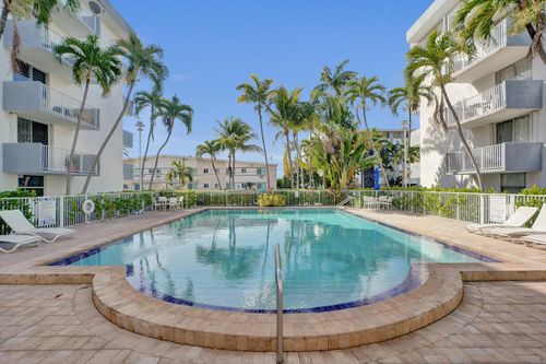 528-1801 S Treasure Dr, North Bay Village, FL, 33141-4390 | Card Image