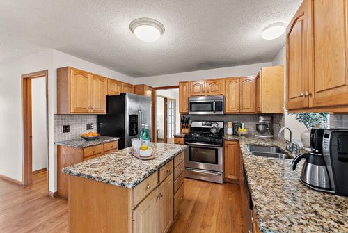 9323 Magnolia Ln N, Maple Grove, MN, 55369-7139 | Card Image