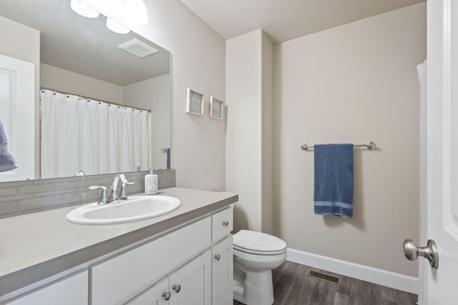 Hall Bath | Image 21