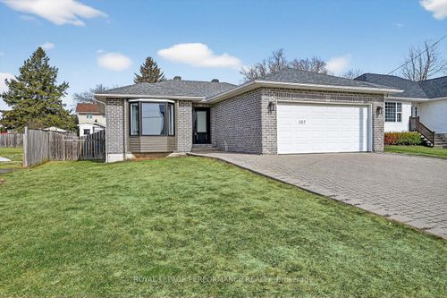 107 Lorne St, Smiths Falls, ON, K7A3L1 | Card Image