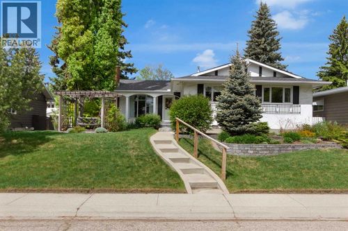 9715 Palishall Road Sw, Calgary, AB, T2V3T4 | Card Image
