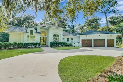 2 Priory Rd, Savannah, GA, 31411-1731 | Card Image