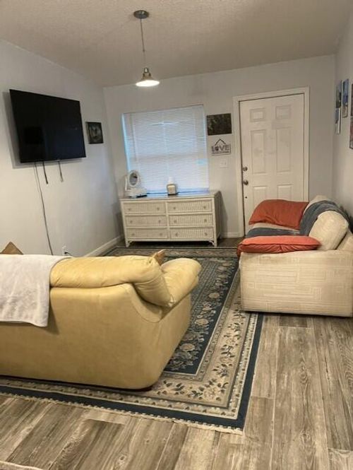 e-5070 Sanctuary Way, West Palm Beach, FL, 33417-4746 | Card Image