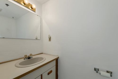 28 Tideview Dr, Dover, NH, 03820-4578 | Card Image