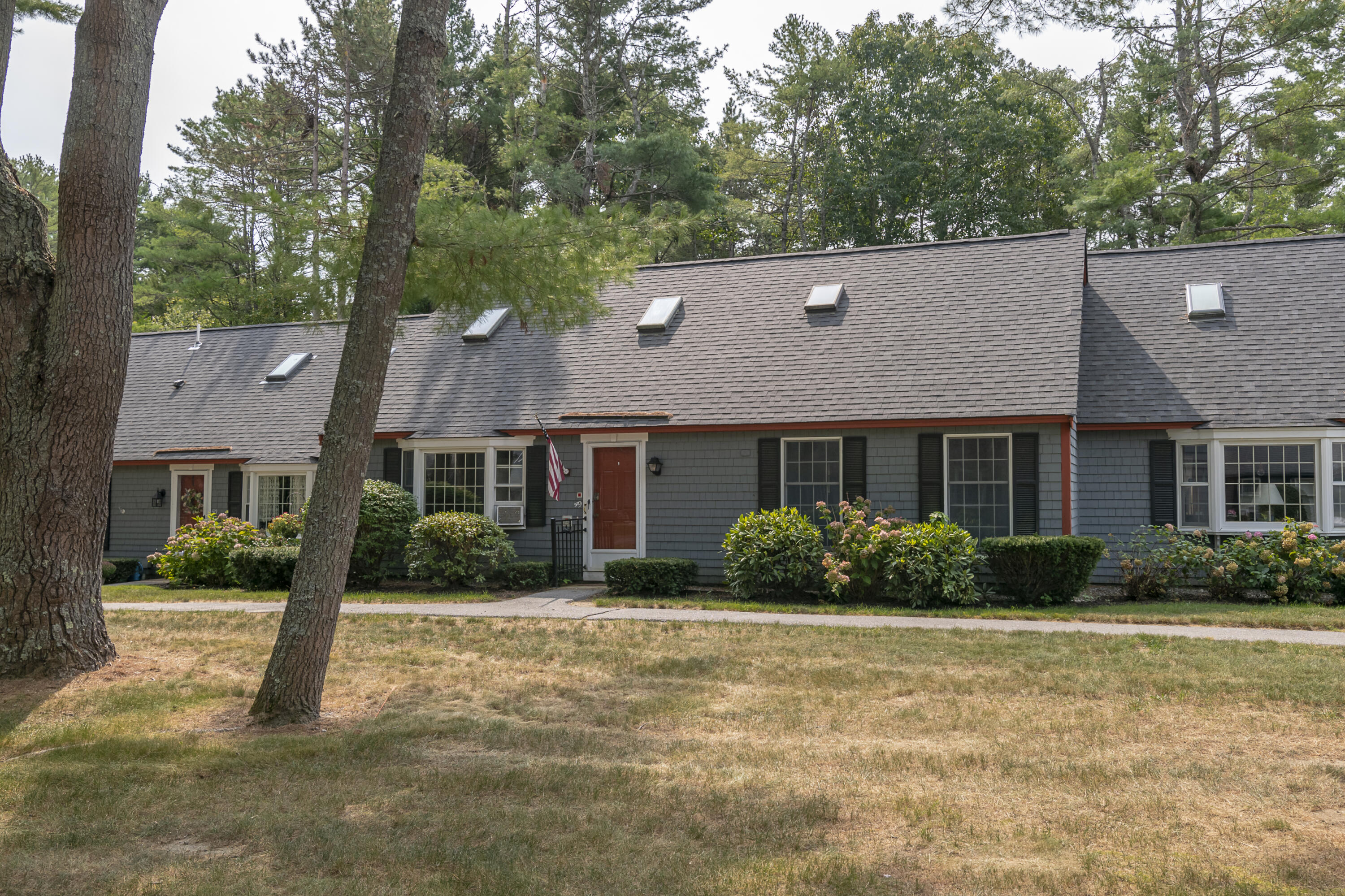 Ward Cir, Brunswick, ME 04011