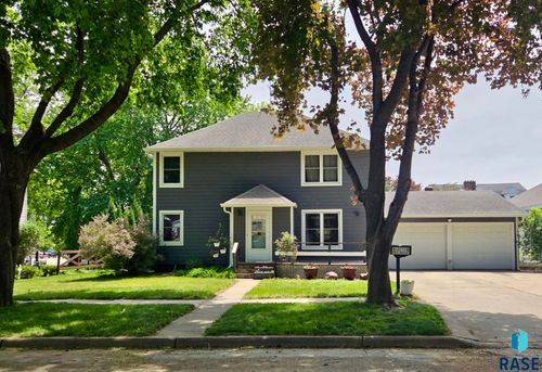 317 W Lincoln St, Luverne, MN, 56156-1429 | Card Image