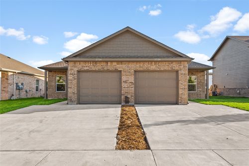 2724 Ginger Ct, Sherman, TX, 75092-7207 | Card Image