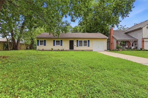 8338 Santa Fe Ln, Overland Park, KS, 66212-2718 | Card Image