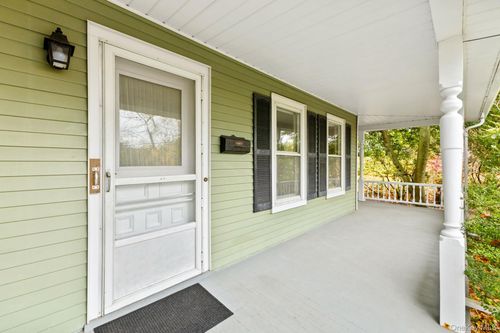 83 Hillside Ave, Mount Kisco, NY, 10549-1328 | Card Image