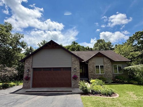 E9265 Pebblebeach Dr, Wisconsin Dells, WI, 53965-8240 | Card Image