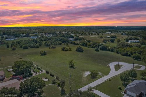 110 Brown Dr, Eddy, TX, 76524-3340 | Card Image