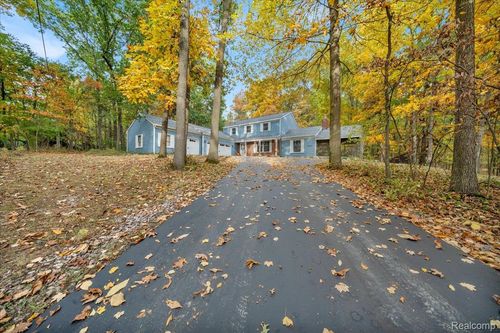 1502 Hosner Rd, Oxford, MI, 48370-2618 | Card Image