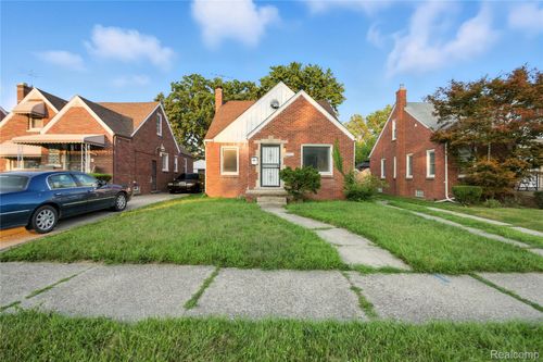 18500 Freeland St, Detroit, MI, 48235-2579 | Card Image