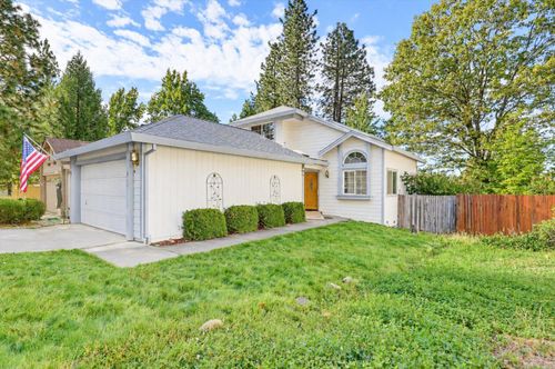 211 Fairmont Drive, Grass Valley, CA, 95945 | Card Image