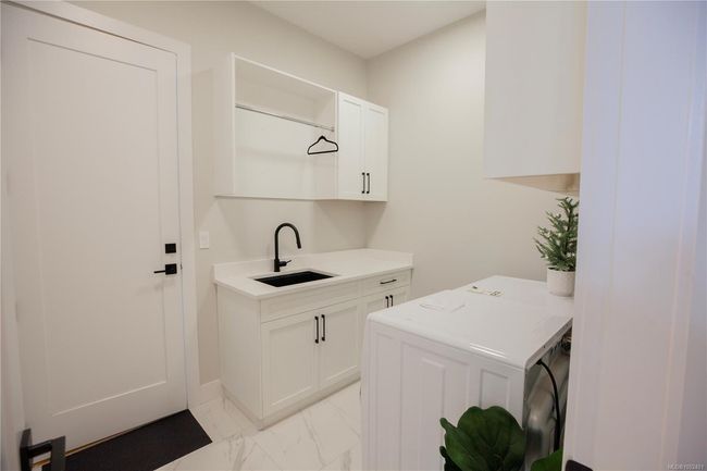 850 Snowdrop Ave, House other with 6 bedrooms, 6 bathrooms and 5 parking in Victoria BC | Image 29