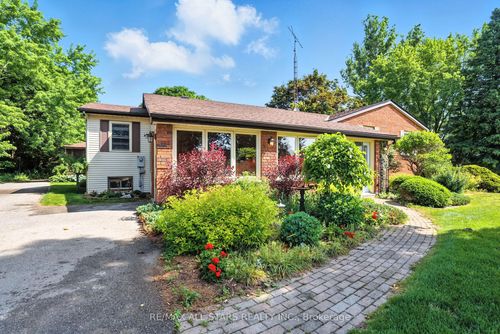 740 Ball Rd, Uxbridge, ON, L9P1R2 | Card Image
