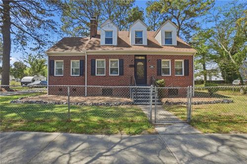 124 Armstrong St, Portsmouth, VA, 23704-1802 | Card Image