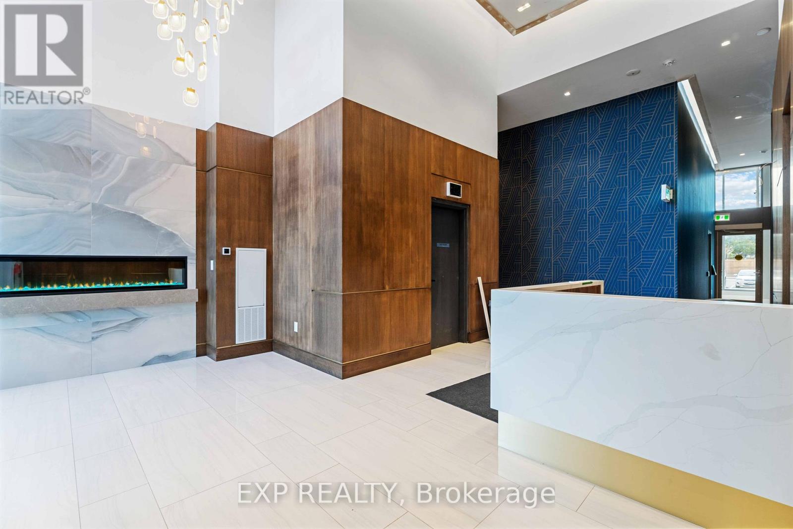 Residential in Hamilton (Riverdale) 5
