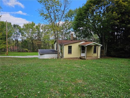 107 Stubler Ave, Beaver Falls, PA, 15010-1322 | Card Image