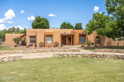 945 Ironshoe Road, Las Cruces, NM, 88007 | Card Image