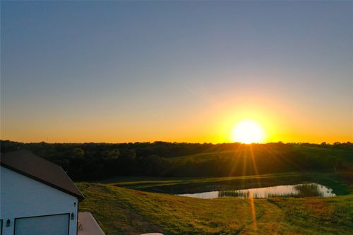 30998 Highway 34, Russell, IA, 50238-7646 | Card Image