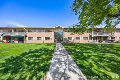 208-7413 Brookdale Dr, Darien, IL, 60561-4271 | Card Image