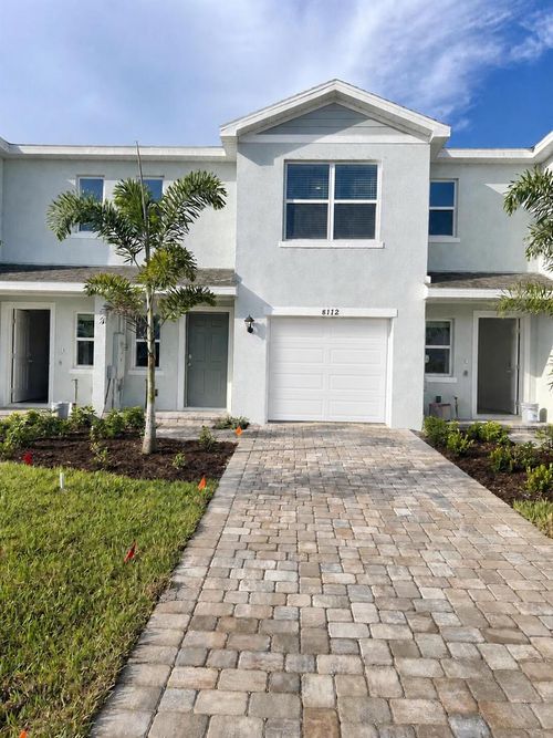 8172 Cobblestone Dr, Fort Pierce, FL, 34945-5718 | Card Image