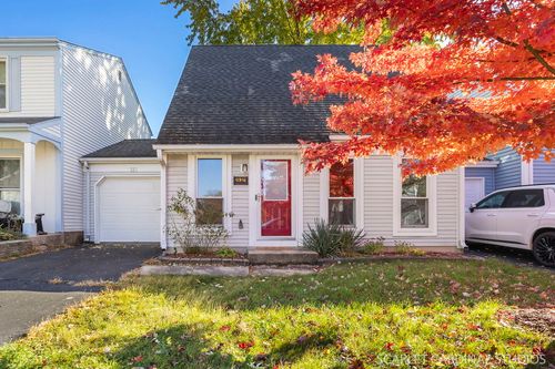 3S321 Blackthorn Ln, Warrenville, IL, 60555-2614 | Card Image