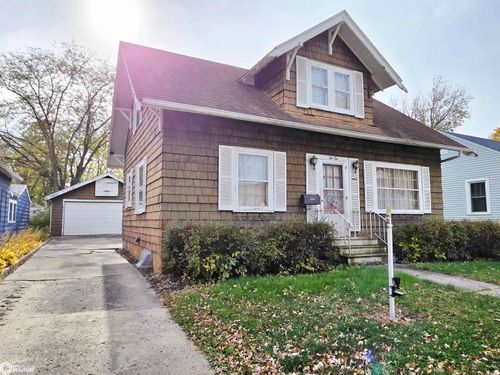 1010 1st St, Webster City, IA, 50595-2004 | Card Image