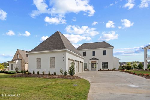 102 Venice Cir, Madison, MS, 39110-6669 | Card Image