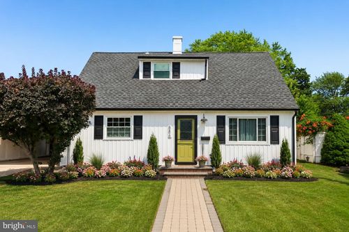 586 Doloro Dr, MORRISVILLE, PA, 19067-6832 | Card Image