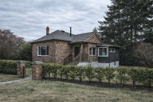 865 E 12th St, North Vancouver, BC, V7L | Card Image