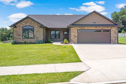 5990 Tamarack Dr, COLUMBIA, MO, 65203-5555 | Card Image