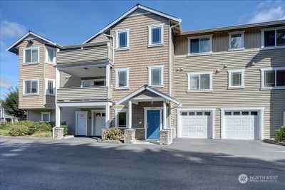 202 - 13426 97th Avenue E, Condo with 2 bedrooms, 2 bathrooms and null parking in Puyallup WA | Image 1